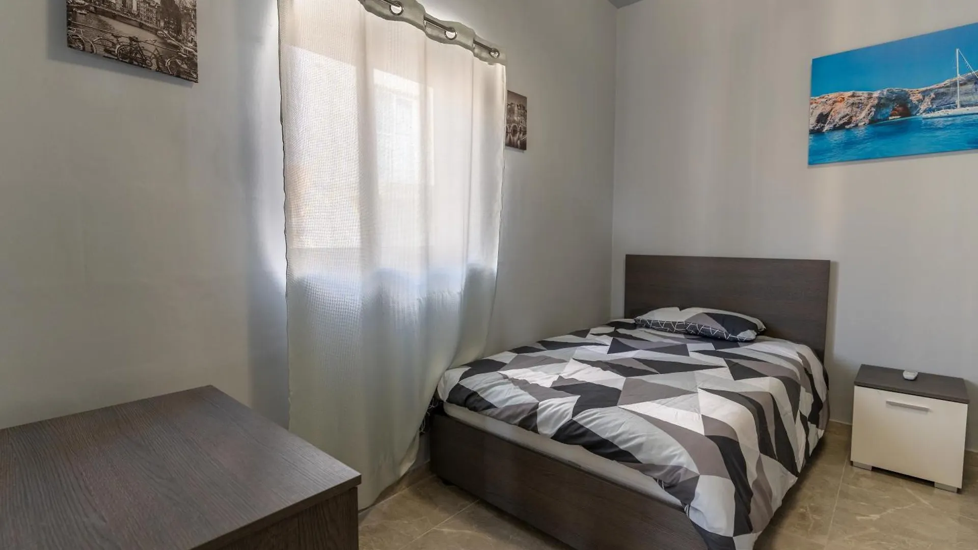Luxurious Beach Apartment Birżebbuġa