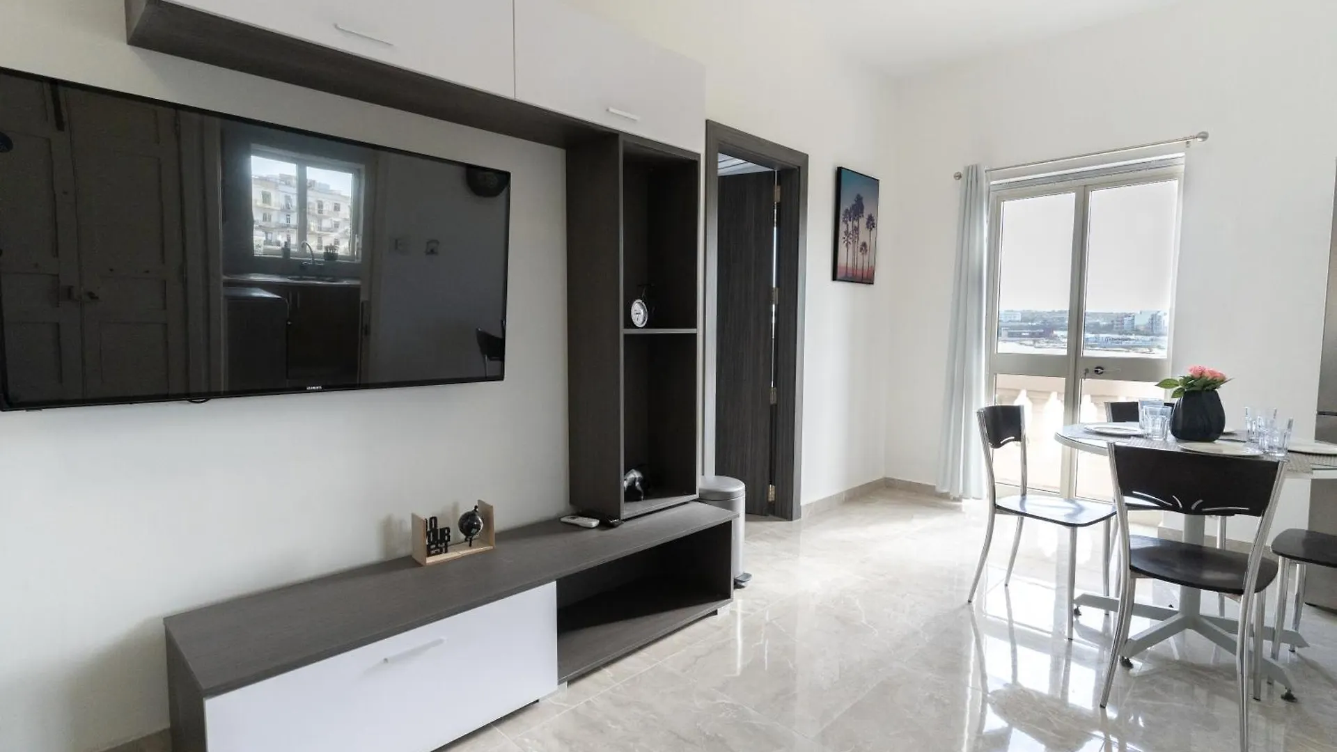 Luxurious Beach Apartment Birżebbuġa Malta
